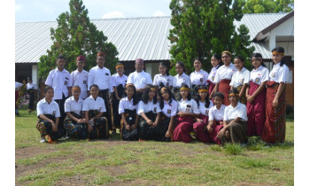 PUNCAK PEKAN KREASI DAN AKADEMIK, SMAS ST. MARIA ITENG GELAR UPACARA BENDERA MEMPERINGATI SUMPAH PEMUDA