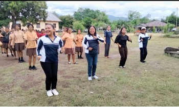 SENAM SEHAT, PEMANTAUAN PEMBERIAN TABLET TAMBAH DARAH DAN PEMERIKSAAN HB OLEH PETUGAS KESEHATAN PUSKESMAS ITENG